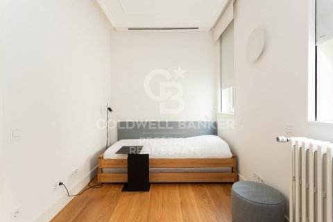 Ático de 4 dormitorios en venta en Barcelona, Cataluña, Spain № 5801 - foto 15