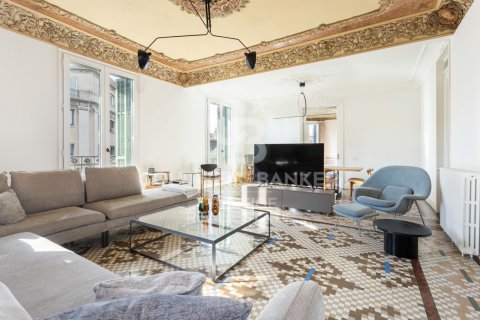 Ático de 4 dormitorios en venta en Barcelona, Cataluña, Spain № 5801