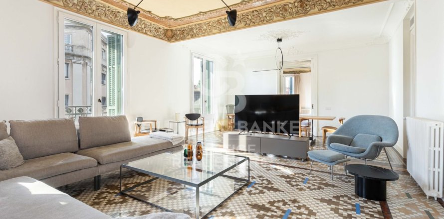 Ático de 4 dormitorios en venta en Barcelona, Cataluña, Spain № 5801