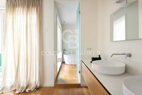 Ático de 4 dormitorios en venta en Barcelona, Cataluña, Spain № 5801 - foto 21