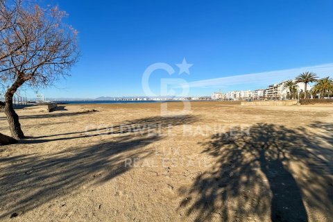 Apartamento de 4 dormitorios en venta en Roses, Gerona, Cataluña, Spain № 5799 - foto 16