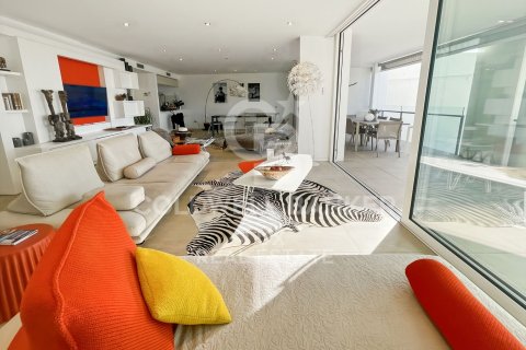 Apartamento de 4 dormitorios en venta en Roses, Gerona, Cataluña, Spain № 5799 - foto 4