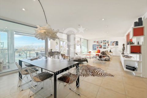 Apartamento de 4 dormitorios en venta en Roses, Gerona, Cataluña, Spain № 5799 - foto 2