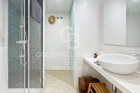Apartamento de 4 dormitorios en venta en Roses, Gerona, Cataluña, Spain № 5799 - foto 8