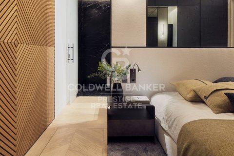 Apartamento de 5 dormitorios en venta en Barcelona, Cataluña, Spain № 5802 - foto 11