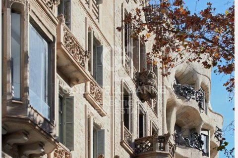 Apartamento de 5 dormitorios en venta en Barcelona, Cataluña, Spain № 5802 - foto 12