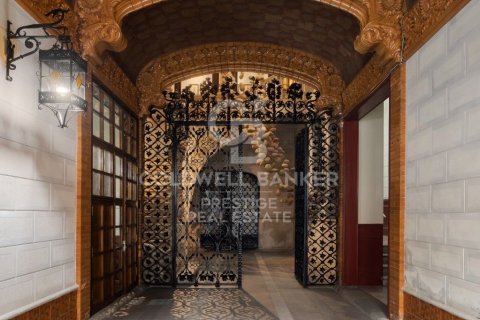 Apartamento de 5 dormitorios en venta en Barcelona, Cataluña, Spain № 5802 - foto 13