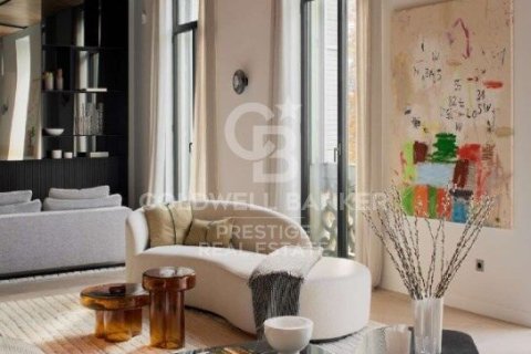 Apartamento de 5 dormitorios en venta en Barcelona, Cataluña, Spain № 5802 - foto 17