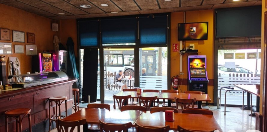 Propiedad comercial de 100 m² en alquiler en Badalona, Barcelona, Cataluña, Spain № 8418