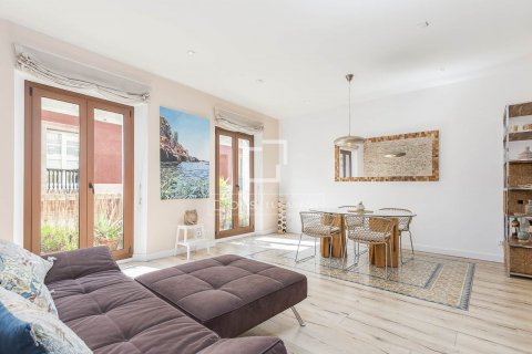Снять в аренду квартиру в Барселона, Испания с 2 спальни, 87м², № 8704 - фото 2