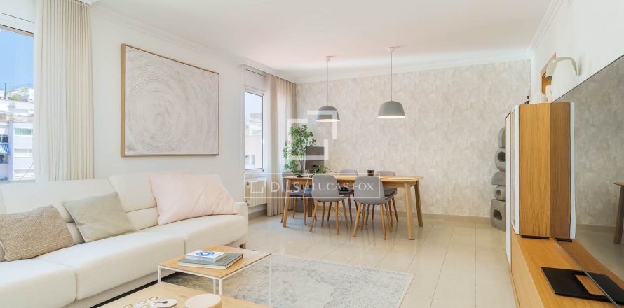 Apartamento de 3 dormitorios en venta en Barcelona, Cataluña, Spain № 8698