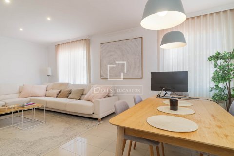 Apartamento de 3 dormitorios en venta en Barcelona, Cataluña, Spain № 8698 - foto 3
