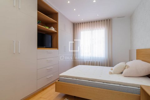 Apartamento de 3 dormitorios en venta en Barcelona, Cataluña, Spain № 8698 - foto 17