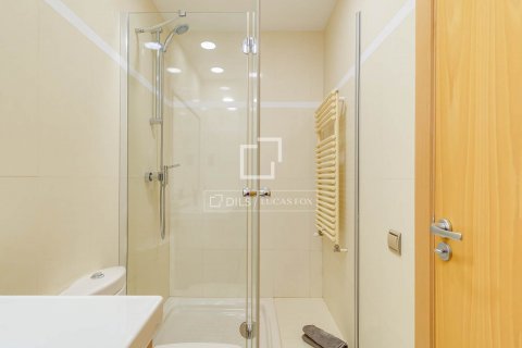 Apartamento de 3 dormitorios en venta en Barcelona, Cataluña, Spain № 8698 - foto 13