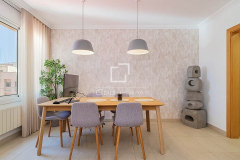 Apartamento de 3 dormitorios en venta en Barcelona, Cataluña, Spain № 8698 - foto 5