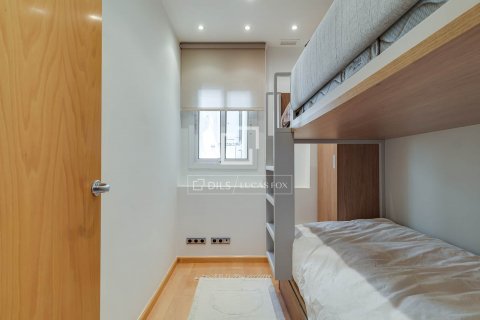 Apartamento de 3 dormitorios en venta en Barcelona, Cataluña, Spain № 8698 - foto 22