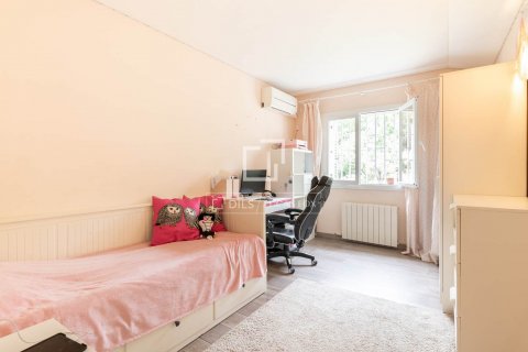 Снять в аренду виллу в Кастельдефельс, Испания с 7 спален, 351м², № 8703 - фото 23