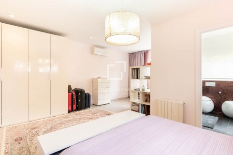 Снять в аренду виллу в Кастельдефельс, Испания с 7 спален, 351м², № 8703 - фото 16