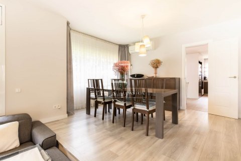 Снять в аренду виллу в Кастельдефельс, Испания с 7 спален, 351м², № 8703 - фото 8