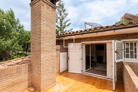 Снять в аренду виллу в Кастельдефельс, Испания с 7 спален, 351м², № 8703 - фото 26