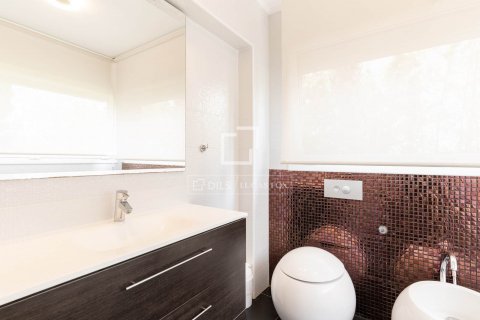 Снять в аренду виллу в Кастельдефельс, Испания с 7 спален, 351м², № 8703 - фото 18