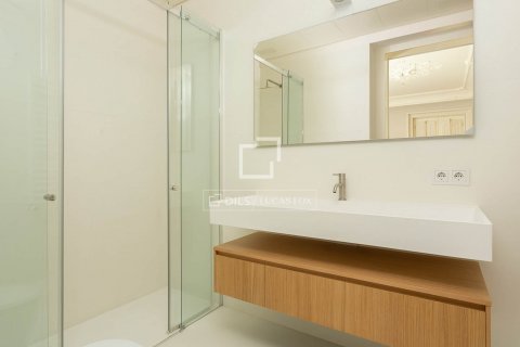 Apartamento de 2 dormitorios en venta en Barcelona, Cataluña, Spain № 8700 - foto 10