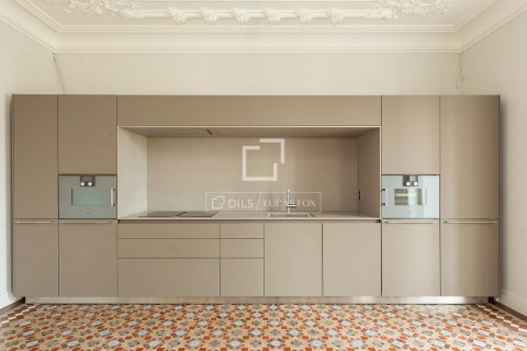 Apartamento de 2 dormitorios en venta en Barcelona, Cataluña, Spain № 8700