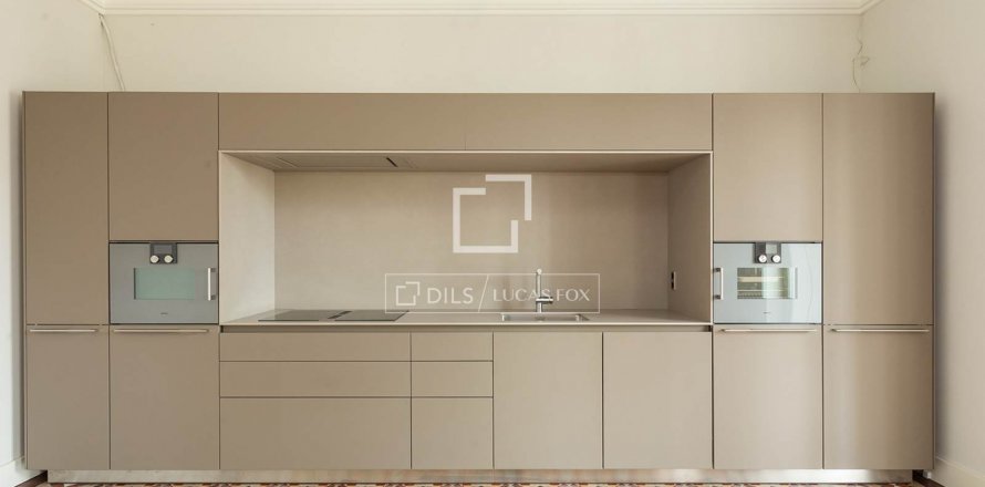 Apartamento de 2 dormitorios en venta en Barcelona, Cataluña, Spain № 8700