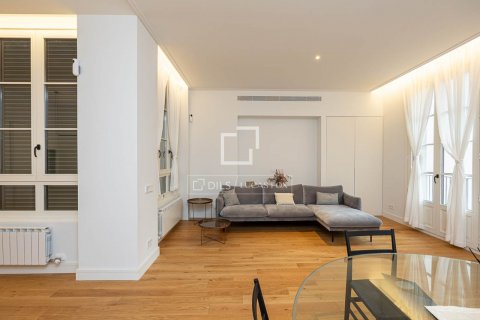Apartamento de 2 dormitorios en alquiler en Barcelona, Cataluña, Spain № 8702 - foto 2