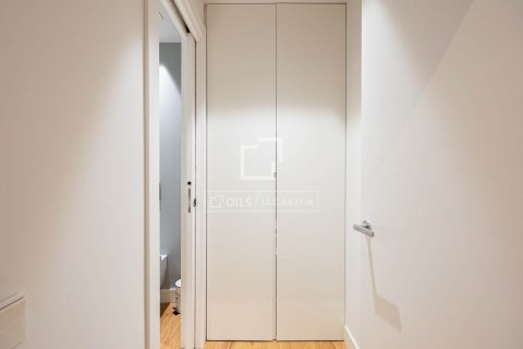 Apartamento de 2 dormitorios en alquiler en Barcelona, Cataluña, Spain № 8702 - foto 22