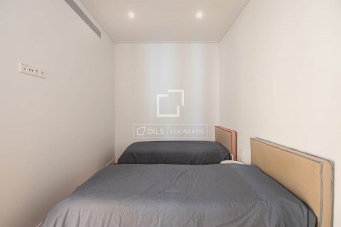 Apartamento de 2 dormitorios en alquiler en Barcelona, Cataluña, Spain № 8702 - foto 21