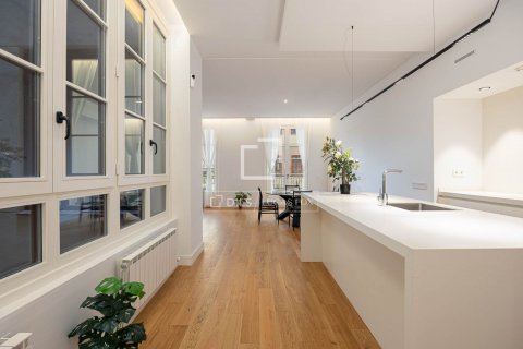 Apartamento de 2 dormitorios en alquiler en Barcelona, Cataluña, Spain № 8702