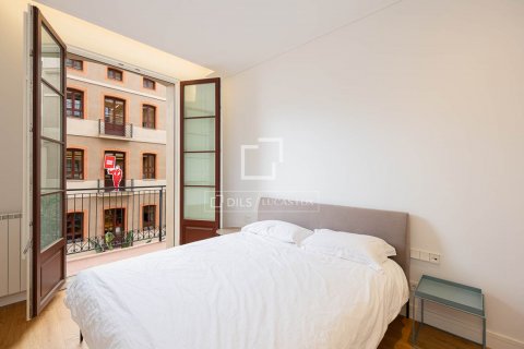 Apartamento de 2 dormitorios en alquiler en Barcelona, Cataluña, Spain № 8702 - foto 12