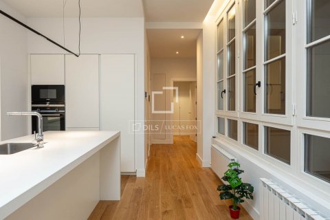 Apartamento de 2 dormitorios en alquiler en Barcelona, Cataluña, Spain № 8702 - foto 9
