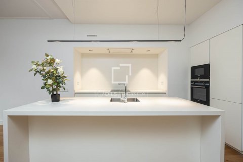 Apartamento de 2 dormitorios en alquiler en Barcelona, Cataluña, Spain № 8702 - foto 11