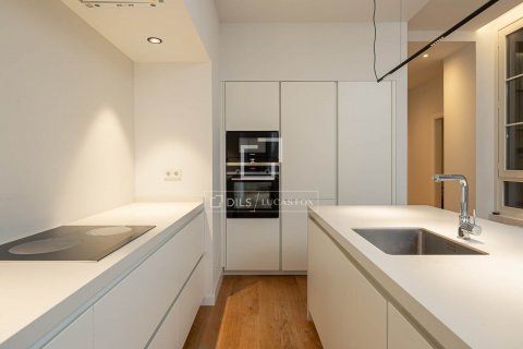 Apartamento de 2 dormitorios en alquiler en Barcelona, Cataluña, Spain № 8702 - foto 10
