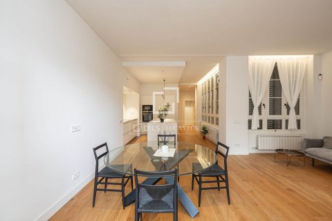 Apartamento de 2 dormitorios en alquiler en Barcelona, Cataluña, Spain № 8702 - foto 5