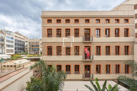 Apartamento de 2 dormitorios en alquiler en Barcelona, Cataluña, Spain № 8702 - foto 24