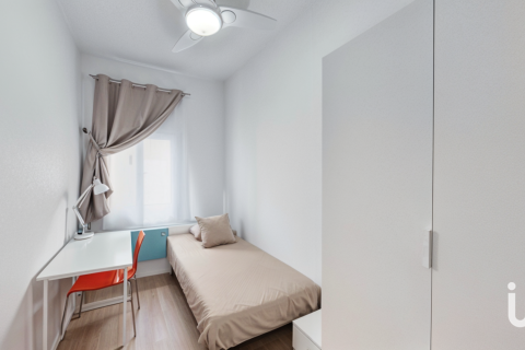 Купить квартиру в Барселона, Испания с 4 спальни, 89м², № 5017 - фото 9