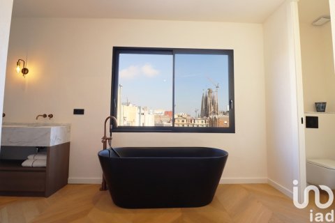 Ático de 4 dormitorios en venta en Barcelona, Cataluña, Spain № 5021 - foto 18