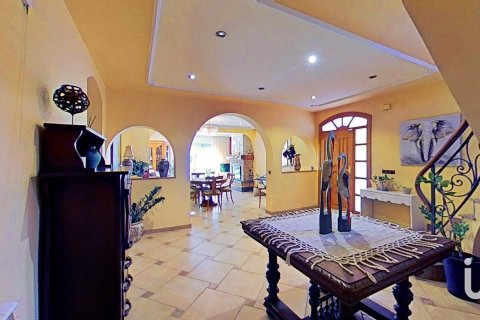 Купить дом в Вальс, Испания с 5 спален, 509м², № 5018 - фото 5