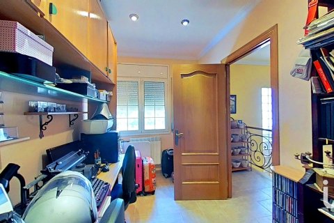Купить дом в Вальс, Испания с 5 спален, 509м², № 5018 - фото 13