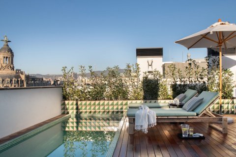 Apartamento de 3 dormitorios en alquiler en Barcelona, Cataluña, Spain № 1560