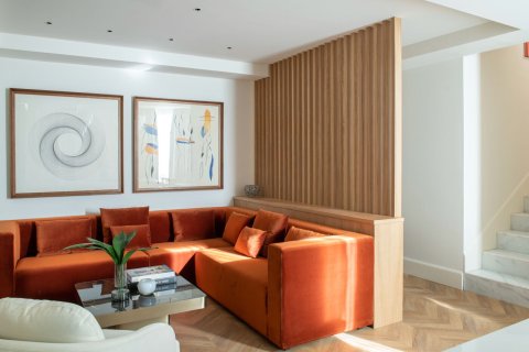 Apartamento de 3 dormitorios en alquiler en Barcelona, Cataluña, Spain № 1560 - foto 3