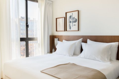 Apartamento de 3 dormitorios en alquiler en Barcelona, Cataluña, Spain № 1560 - foto 8