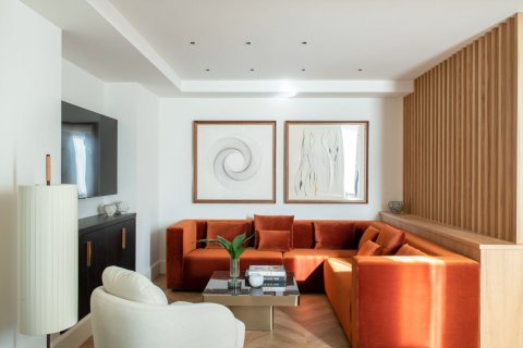Apartamento de 3 dormitorios en alquiler en Barcelona, Cataluña, Spain № 1560 - foto 2