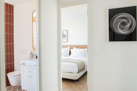 Apartamento de 3 dormitorios en alquiler en Barcelona, Cataluña, Spain № 1560 - foto 7