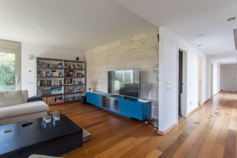 Сasa de 4 dormitorios en venta en Vallromanes, Barcelona, Cataluña, Spain № 1419 - foto 22
