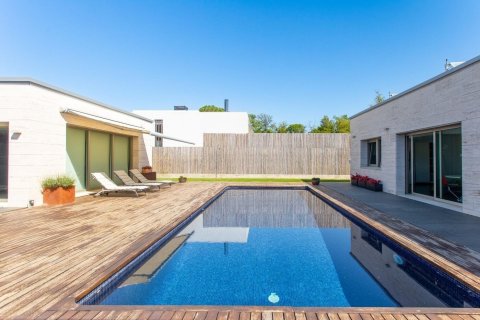 Сasa de 4 dormitorios en venta en Vallromanes, Barcelona, Cataluña, Spain № 1419 - foto 12