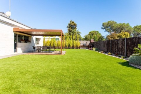 Сasa de 4 dormitorios en venta en Vallromanes, Barcelona, Cataluña, Spain № 1419 - foto 10
